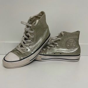 Converse All Star Chuck Taylor Hi Top Light Gold / White Women’s Size 7
